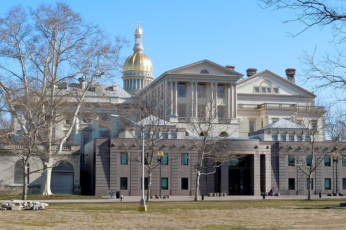 NJ Capitol Photo from https://commons.wikimedia.org/wiki/File:NJ_State_House.JPG