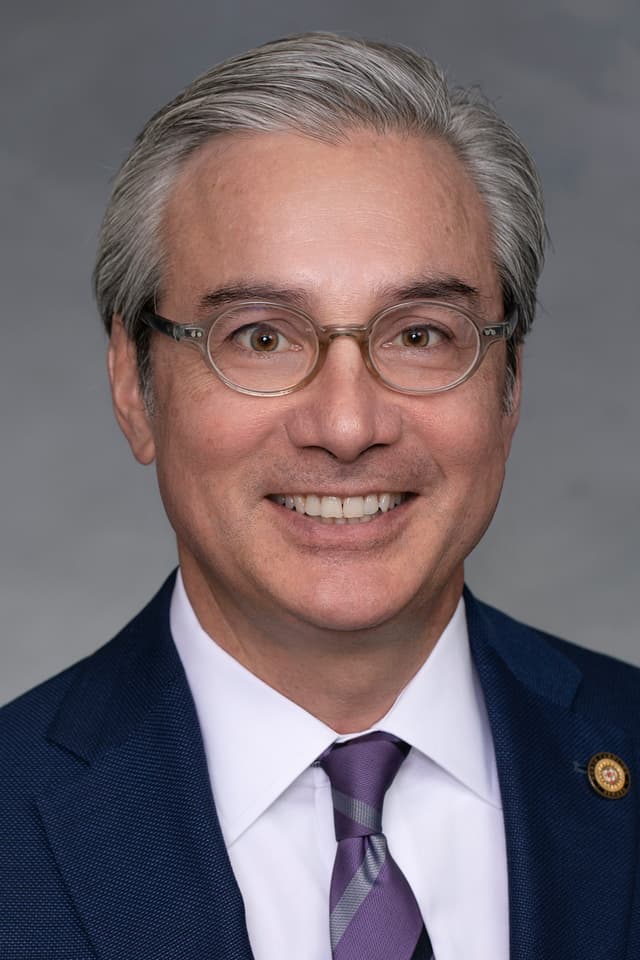 Sen. Michael V. Lee headshot