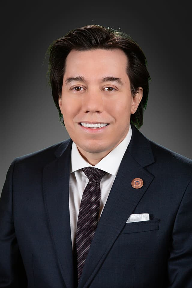 Sen. Brian Fernandez headshot