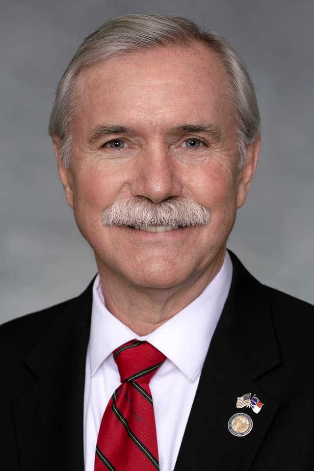 Rep. Dennis Riddell headshot